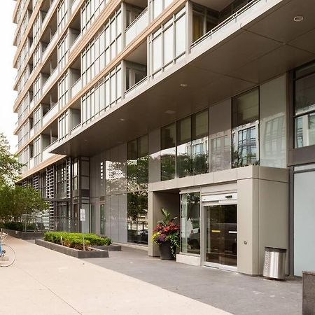 Stylish Downtown Lakeview Condo - One Free Parking Toronto Exterior foto