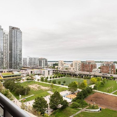 Stylish Downtown Lakeview Condo - One Free Parking Toronto Exterior foto